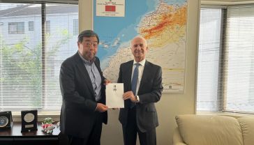 Mr. AKIBA presents Ambassador Bouhlal with a donation to support Morocco’s efforts to recover from the aftermath of the Al-Haouz earthquake.